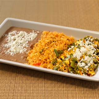 HUEVOS CON NOPAL