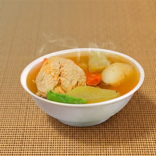 CALDO DE POLLO